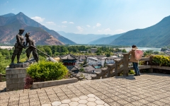 Kina 2014 – First Bend of Yangtze River/Stone Drum Town